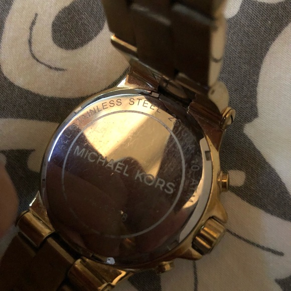 Michael Kors Gold Watch - Picture 4 of 7